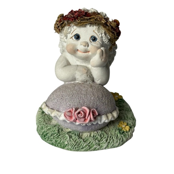 Dreamsicles Exclusive Vintage “ April Calendar Collectibles “ 1998 Figurine Used - Picture 2 of 5